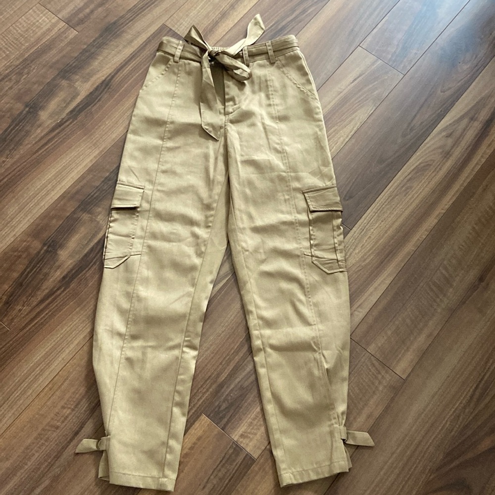 Cute lightweight khaki Cargos